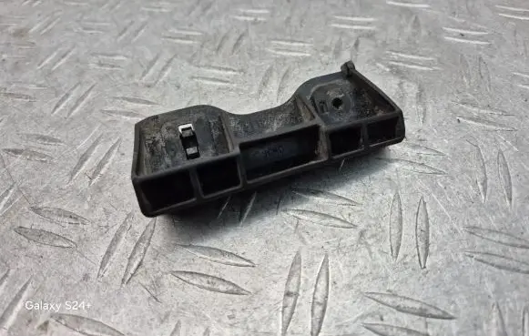 Subaru Impreza II Front bumper mounting bracket 0W3F LWAG