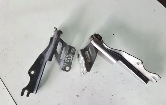Mazda 6 Engine bonnet/hood hinges 