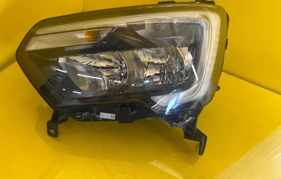 Renault Master III Headlight/headlamp 260607867R