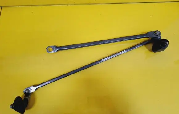Isuzu Trooper Front wiper linkage and motor