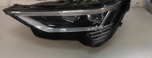 Audi e-tron Headlight/headlamp 4KE941039 030111023300