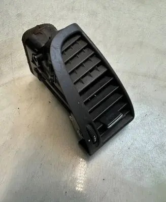 Mercedes-Benz Vito Viano W639 Dashboard side air vent grill/cover trim A6398300254