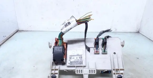 Ford Focus Fuse module 4M5T14A073DG