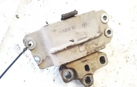 Volkswagen PASSAT B6 Engine mount bracket 1k0199555