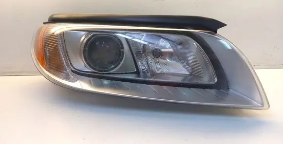 Volvo V70 Headlight/headlamp 31214348