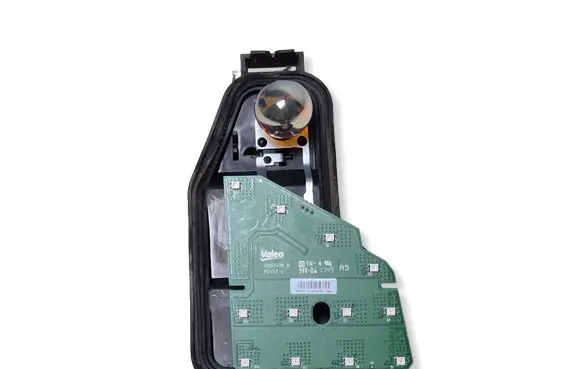 Nissan Qashqai Tail light bulb cover holder 89503174