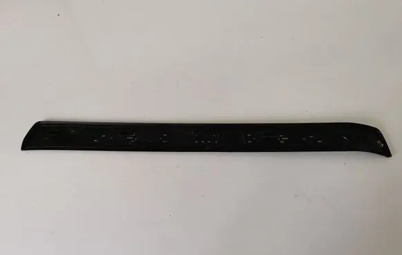 BMW 7 E65 E66 Front sill trim cover 8223551