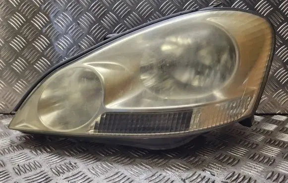 Toyota Avensis Verso Headlight/headlamp WY21W
