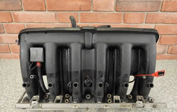 BMW 3 E46 Intake manifold 7501527