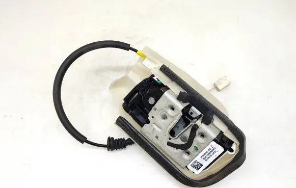 Tesla Model 3 Rear door lock 106896900J PP19040A04543