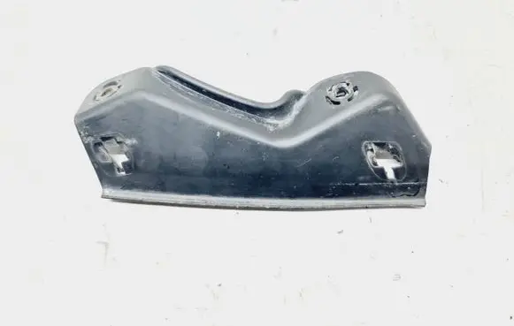 Volkswagen PASSAT B6 Front bumper mounting bracket 3C0807505