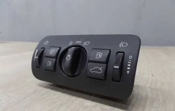 Volvo V70 Light switch 30739415 43910