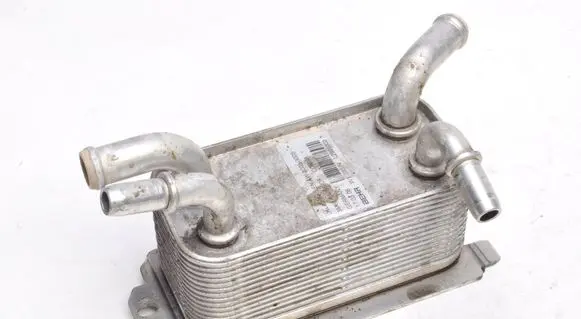 Volvo V50 Engine oil radiator 3M51-7A095-DF