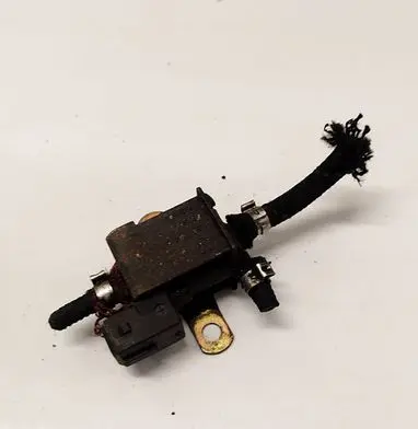 Seat Alhambra (Mk1) Turbo solenoid valve 72189500 028906283F