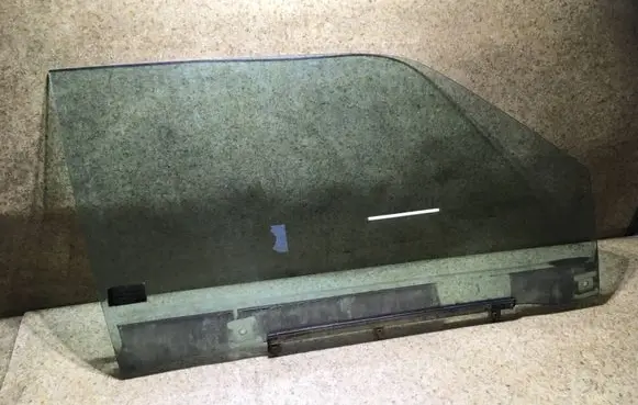 Mercedes-Benz E W124 Front door window/glass (coupe) 