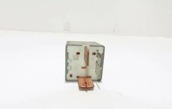 Volkswagen PASSAT B5 Other relay 191908383c