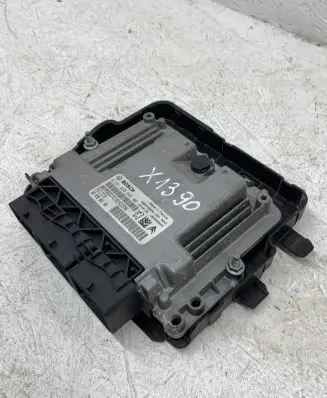 Peugeot 208 Engine control unit/module 9807886180