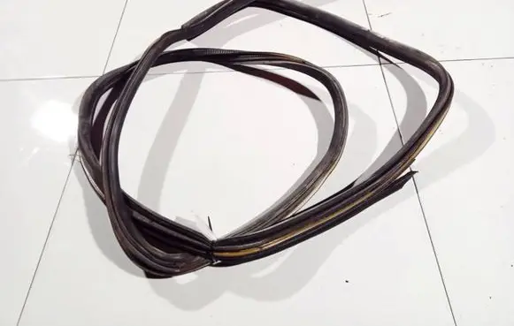 Volkswagen Transporter - Caravelle T4 Rubber seal front coupe door 