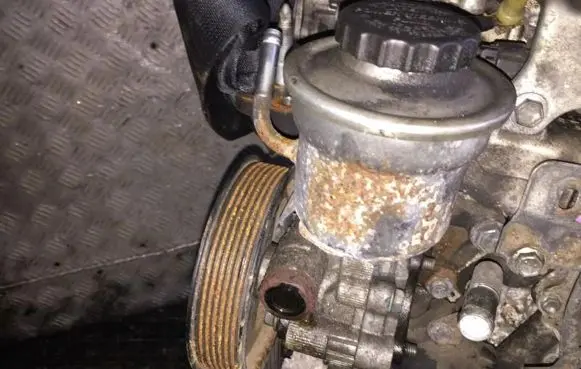 Toyota Avensis T250 Power steering pump