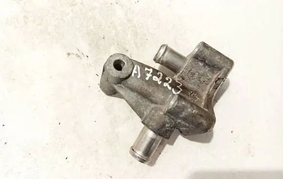 Opel Omega B2 Engine coolant pipe/hose 90573652