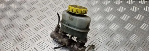 Nissan King Cab, Navara Master brake cylinder