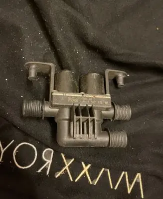 BMW X5 E70 Coolant heater control valve 6931708