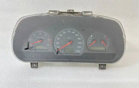 Volvo S40, V40 Speedometer (instrument cluster) 30857484 98W41D2 SW30887707