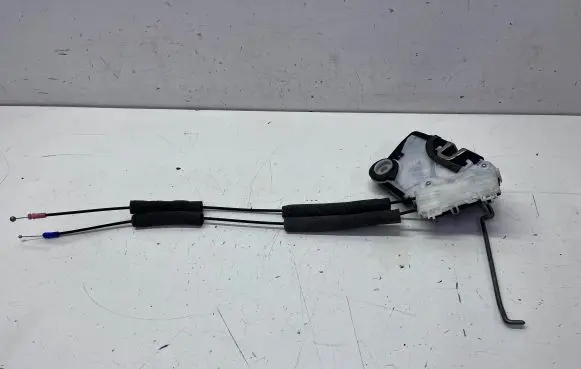 Subaru Outback (BT) Front door lock PB111130M4