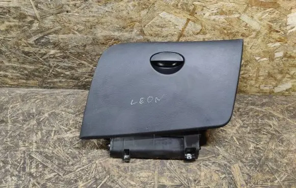Seat Leon (1P) Glove box handle 1P1857103