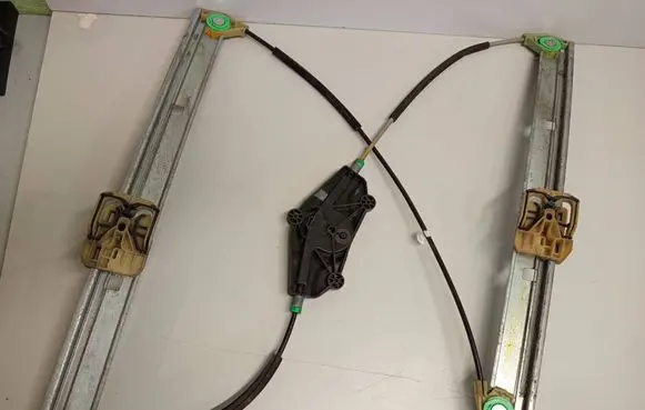 Audi Q5 SQ5 Front window lifting mechanism without motor 8R0837461D
