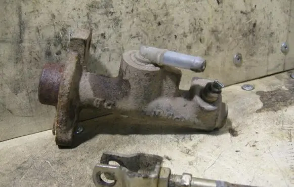 KIA Sportage Clutch master cylinder