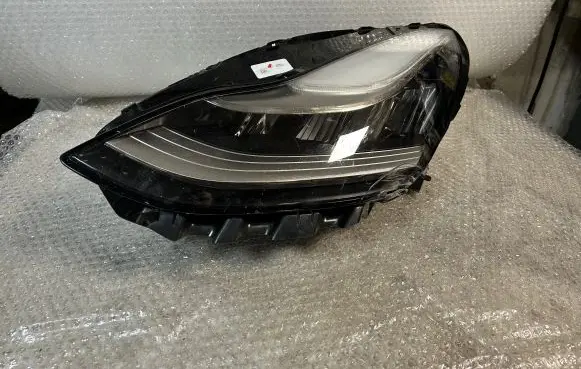 Tesla Model 3 Headlight/headlamp 107737500C