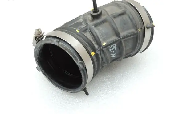 Nissan Navara D40 Air intake hose/pipe 165765X20B