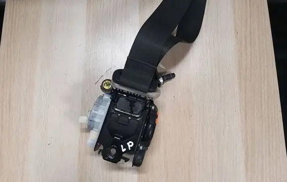 Nissan Note (E12) Front seatbelt 868843VU0B
