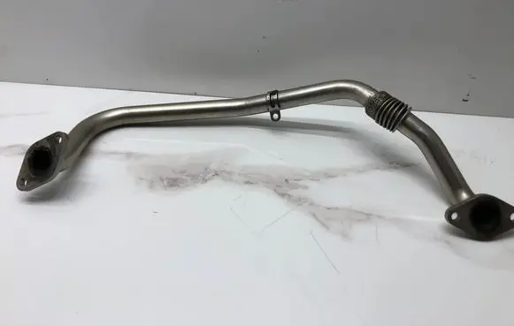 Volkswagen PASSAT B6 EGR valve line/pipe/hose 03G131521D