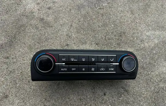 KIA Ceed Climate control unit 97250J7300 HS11A0000031 S100H100