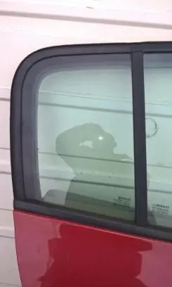 Rear vent window glass