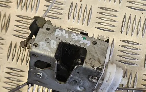 Audi A4 S4 B5 8D Front door lock 8D1837016F