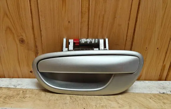 Rear door exterior handle