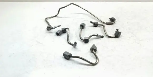 BMW X1 E84 Fuel injector supply line/pipe 