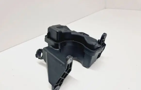 Vacuum air tank