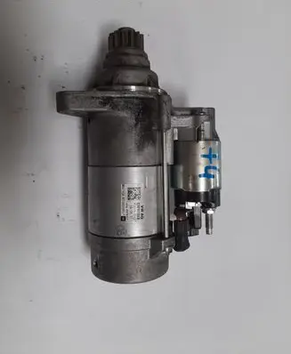 Volkswagen Golf VII Starter motor 02M911024B