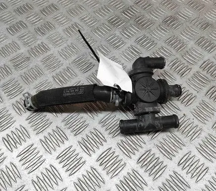 Audi e-tron Engine coolant pipe/hose 4KE819552D