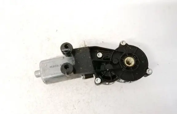 Mercedes-Benz ML W164 Seat adjustment motor 0390203210