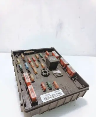 Volkswagen PASSAT B6 Fuse module 3C0937125 63592777