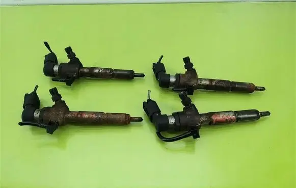 Ford C-MAX I Fuel injectors set 4M5Q9F593AD