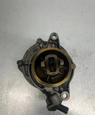 BMW X3 E83 Vacuum pump 700437012