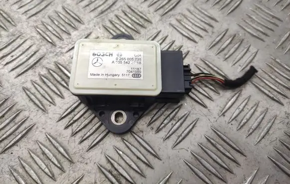 Mercedes-Benz E W212 ESP acceleration yaw rate sensor A0055422618 0265005735