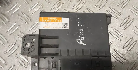 Toyota Prius (XW30) Climate control unit 8865047060