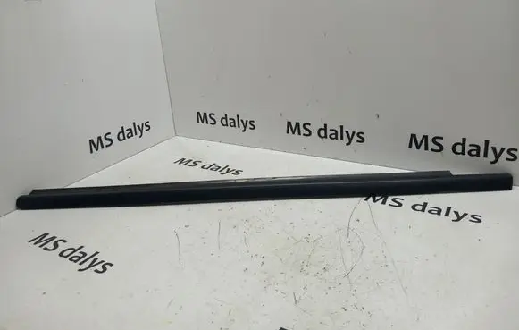 Mercedes-Benz ML W164 Front door glass trim molding A1646901980 1646901980
